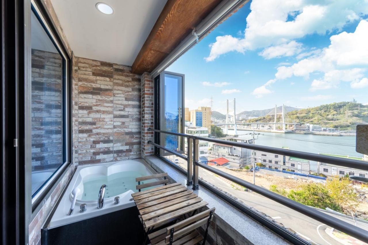 Yeosu View Foret Pension Extérieur photo